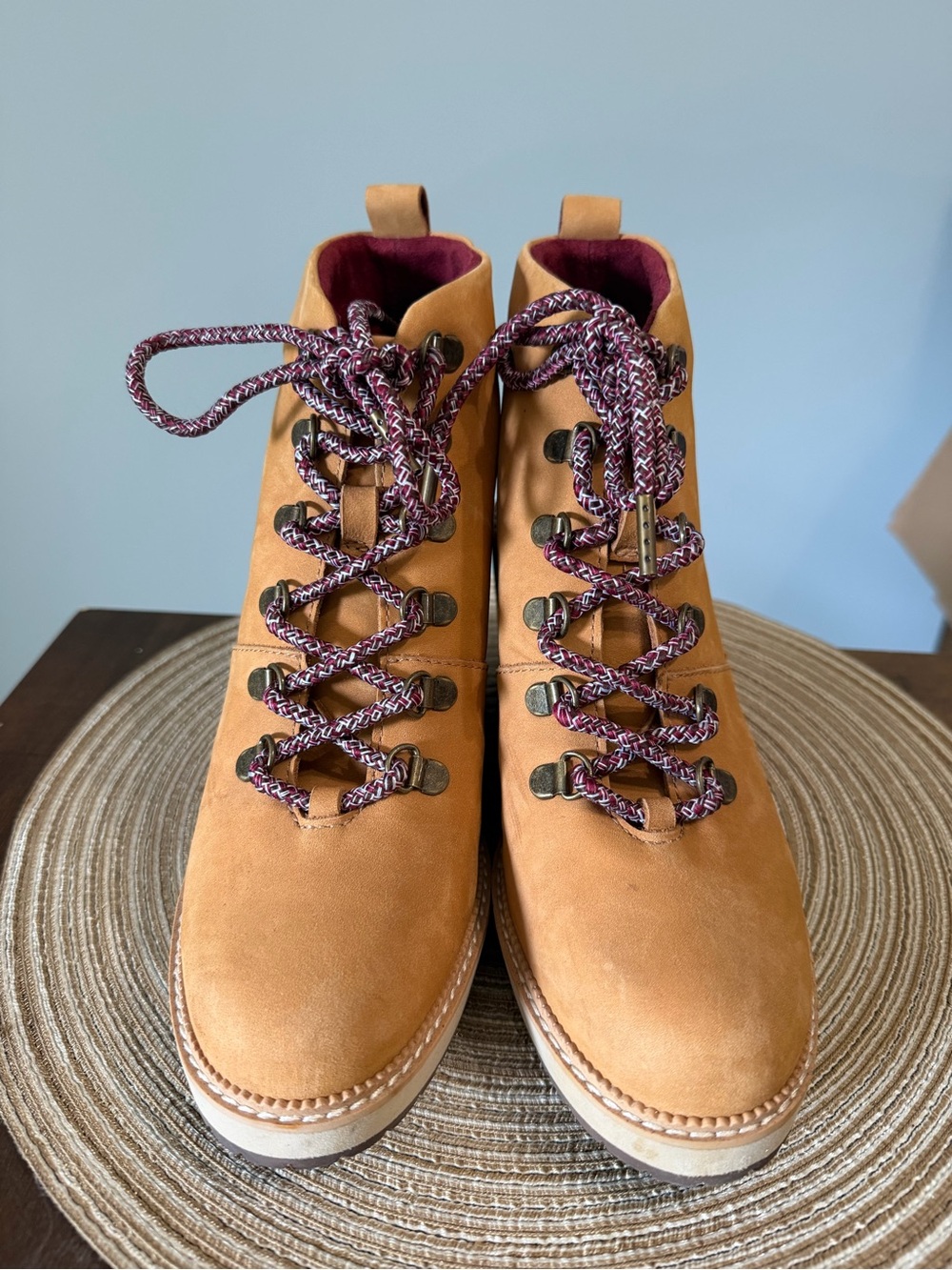 Like New - TOMS Melrose Waterproof Wedge Hiking Boots 7.5 (no box)